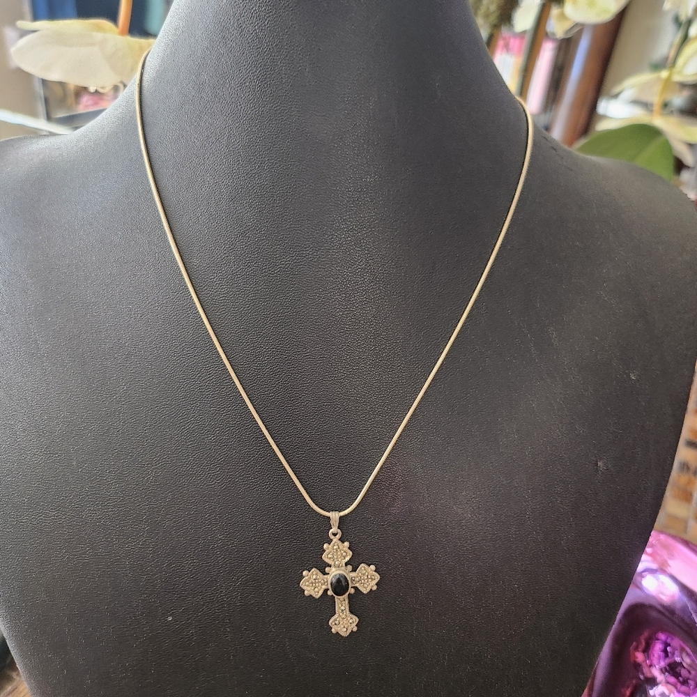 925 Sterling Silver Gothic Onyx Cross pendant with necklace